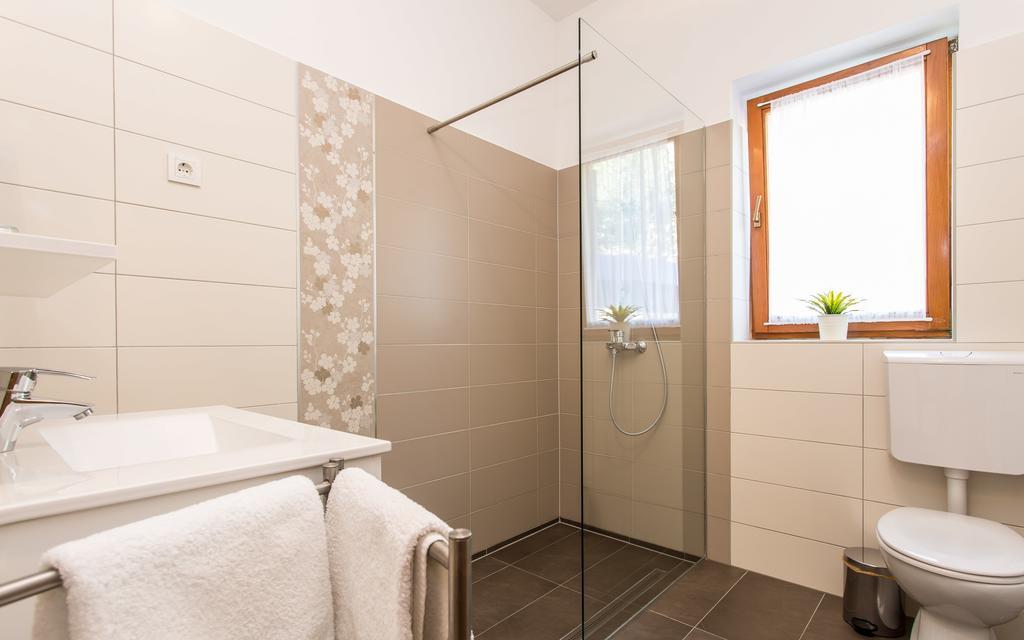 Apartments Frgacic Baška Extérieur photo